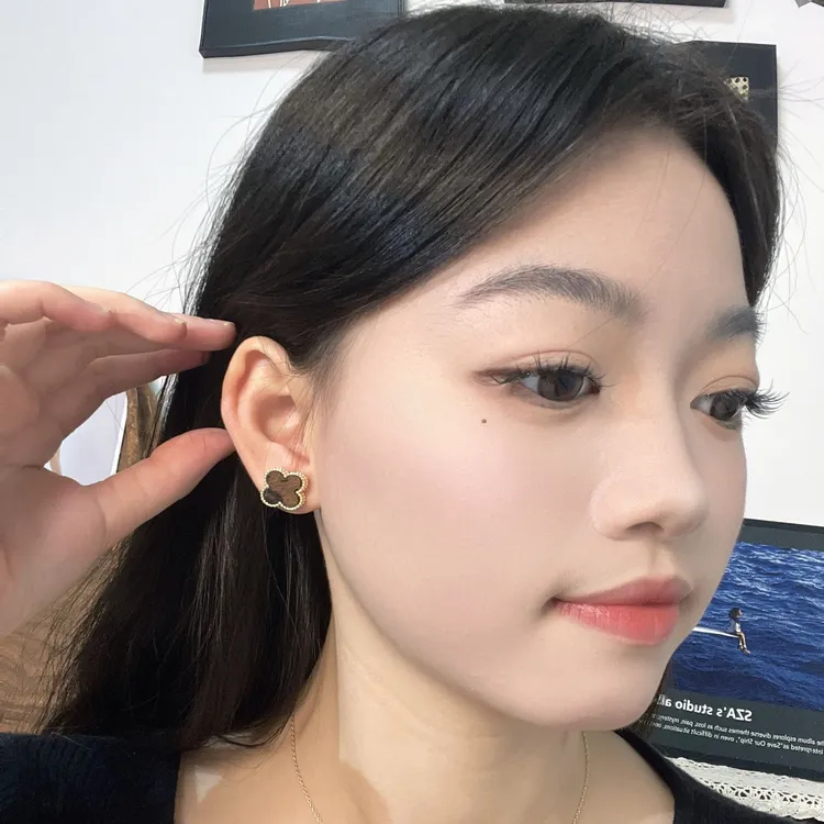 铜合金耳饰 【蝶狩】豹纹四叶草耳钉时尚气质高端简约耳饰秋冬耳环