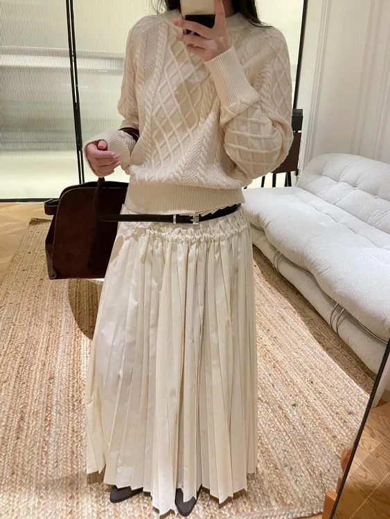 2026秋冬新款韩系气质白色麻花针织毛衣高腰仙女百褶半身裙两件套