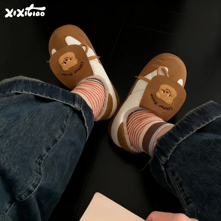 细细条 新款防滑休闲加绒翻盖外穿可爱小熊板鞋冬个性拼色棉鞋女
