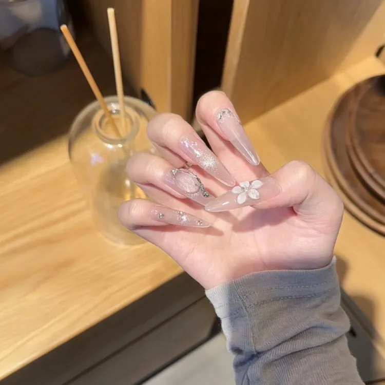 【月汐琉璃】纯手工穿戴甲温柔显白纯欲立体雕花轻奢鸽子蛋K9爆闪