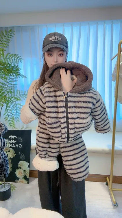 【双层加厚】冬季新款儿童双层羊绒蚕丝休闲运动连帽套装