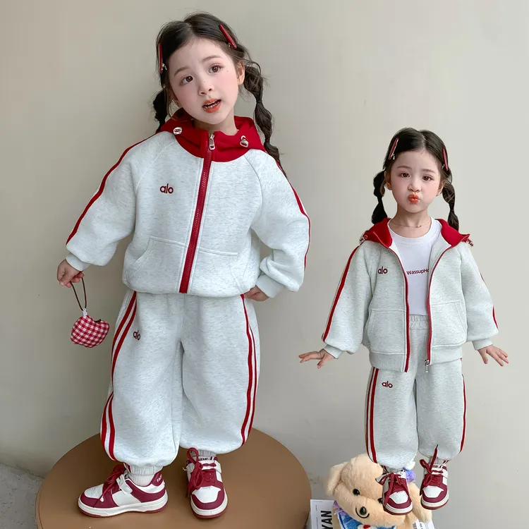 女童秋装套装2025新款4-6岁幼儿园潮款小童女宝春秋季洋气两件套