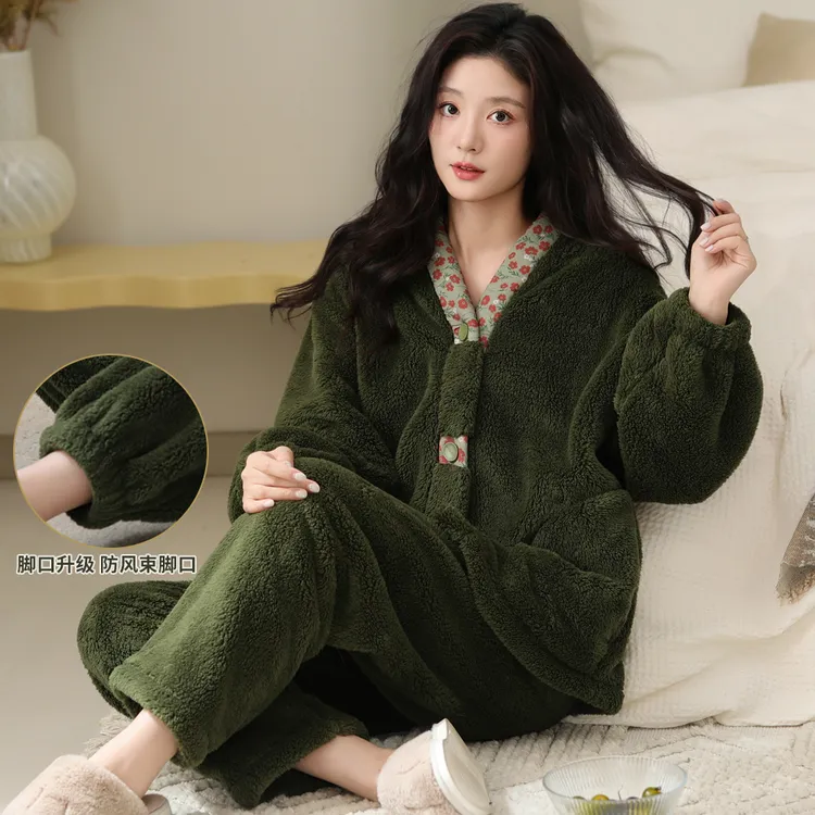 睡衣女秋冬款冬季珊瑚绒家居服法兰绒加厚款冬天大码加绒保暖套装