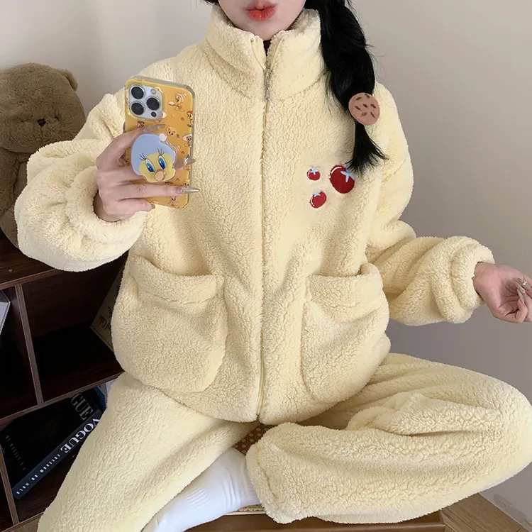 奶黄番茄睡衣女款秋冬季珊瑚绒加厚加绒立领长袖学生家居服可外穿