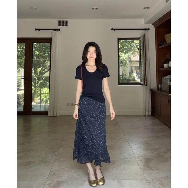 郭九九呢 羊毛桑蚕丝U领正肩显瘦短袖t恤木耳边半身裙 G925G09225