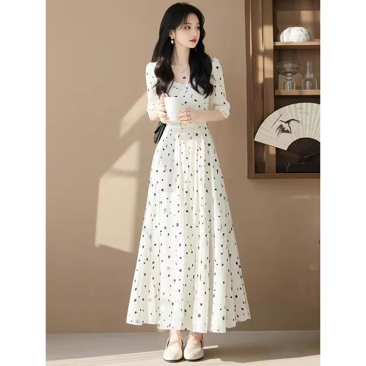 气质名媛女神范轻奢高级感波点连衣裙夏季时尚中长款收腰显瘦裙子