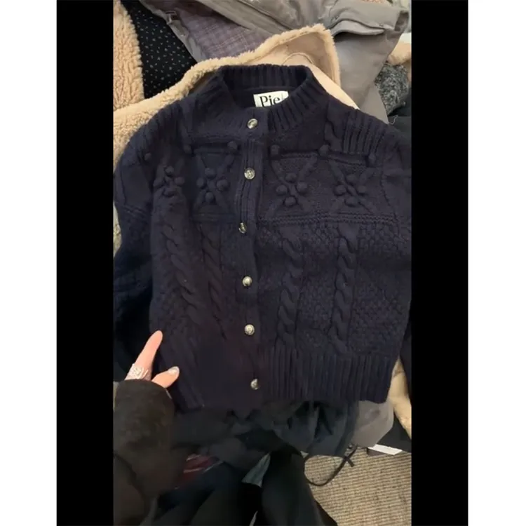 2025秋冬季新款极简风休闲百搭翻领针织衫宽松显瘦时髦外套女穿搭