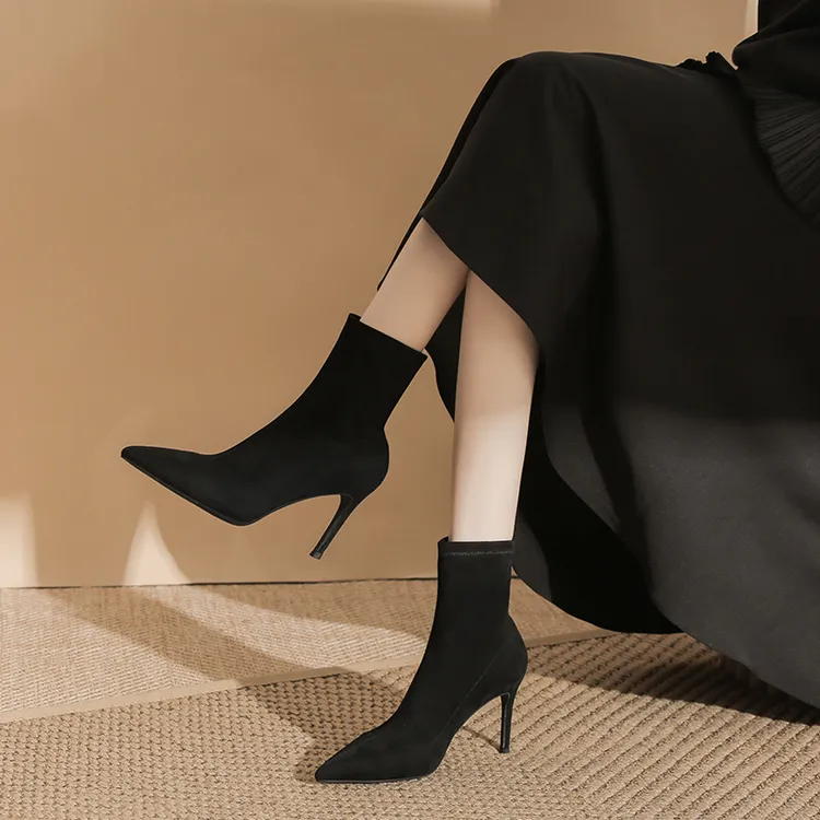 赵露思同款弹力瘦瘦靴2025春秋新细跟轻奢靴子秋冬高跟鞋短靴尖头