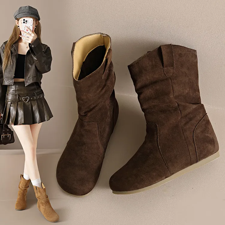 秋冬女休闲风套筒短靴冬季靴子瘦瘦靴2025平底加绒百搭西部牛仔靴