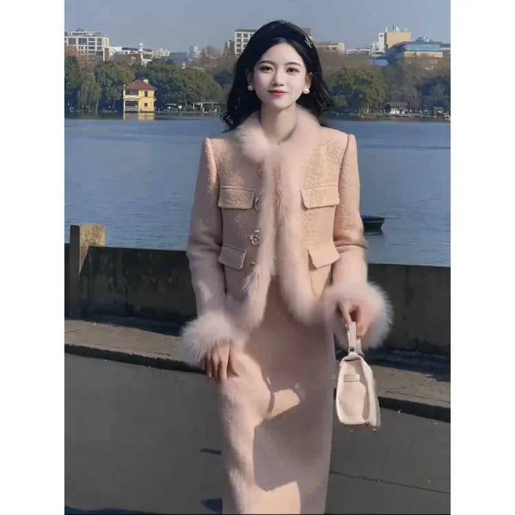 新年穿搭女小香风羽绒服套装高级感呢子外套半身裙两件套