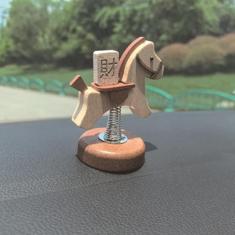 车载摆件马上发财桌面摇摇马摆件车饰车载摆件汽车装饰用品摆件