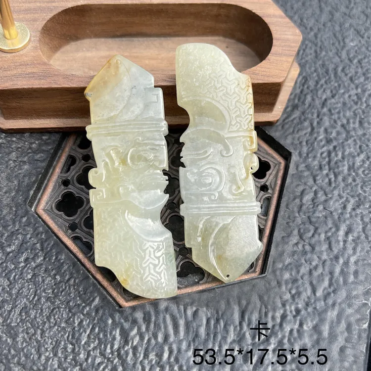 翡翠A货天然红翡纯手工商周人头