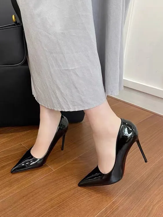 新款 时尚潮流爆款 漆皮瓢鞋美美哒