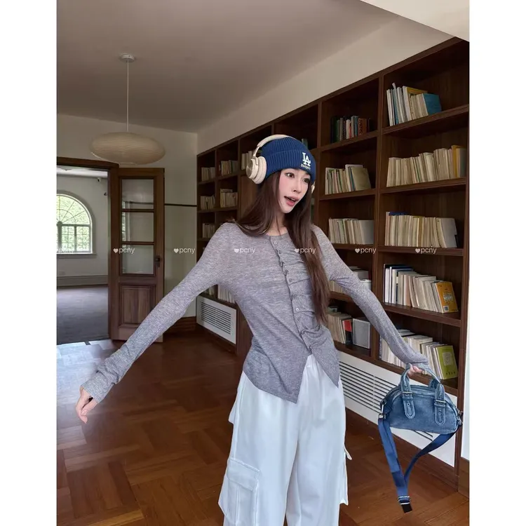 PCNY「纽光叠影」不理理秋季新款女装小众设计百搭斜门襟针织上衣