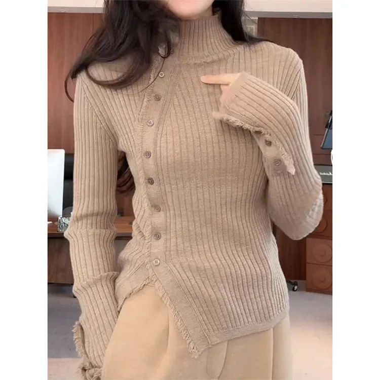 大码女装设计感侧扣高领针织衫秋冬新款胖MM修身显瘦百搭打底毛衣