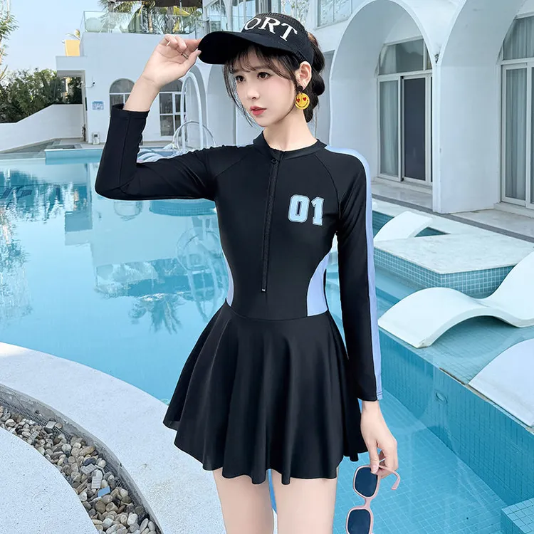 泳衣女款保守高级感连体游泳衣2025新款夏季专业遮肚显瘦学生泳装