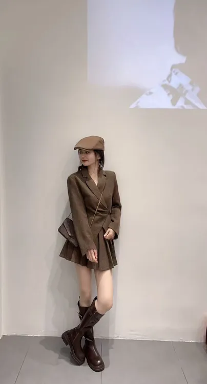 2025秋季新款法式不规则西装外套小香风套装裙女百搭百褶裙两件套