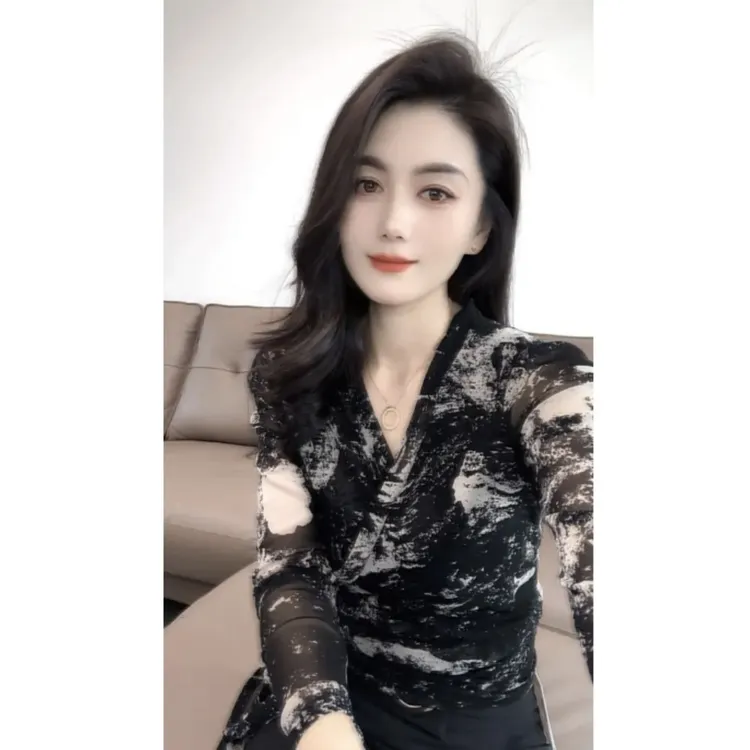 205(道)新款洋气印花系带修身高弹力V领显瘦时尚百搭洋气女款小衫