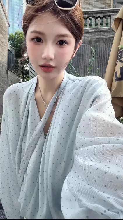 今年流行女装一整套法式轻熟风飘带波点长袖衬衫高腰休闲短裤套装