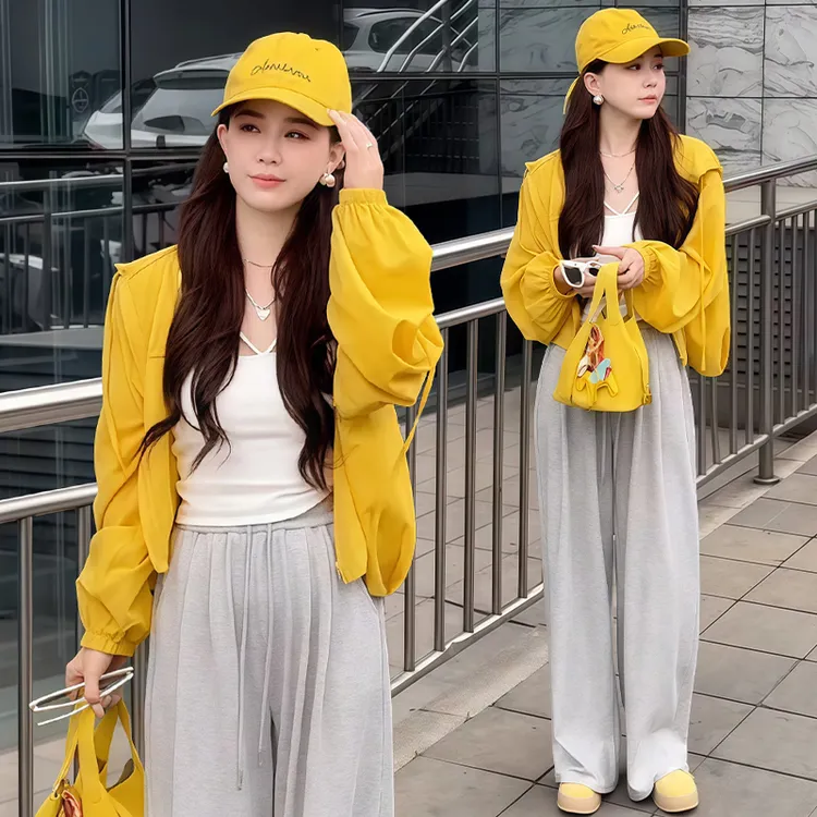 2025年夏季新款极简风纯色短款外套女士小众设计感百搭连帽上衣潮