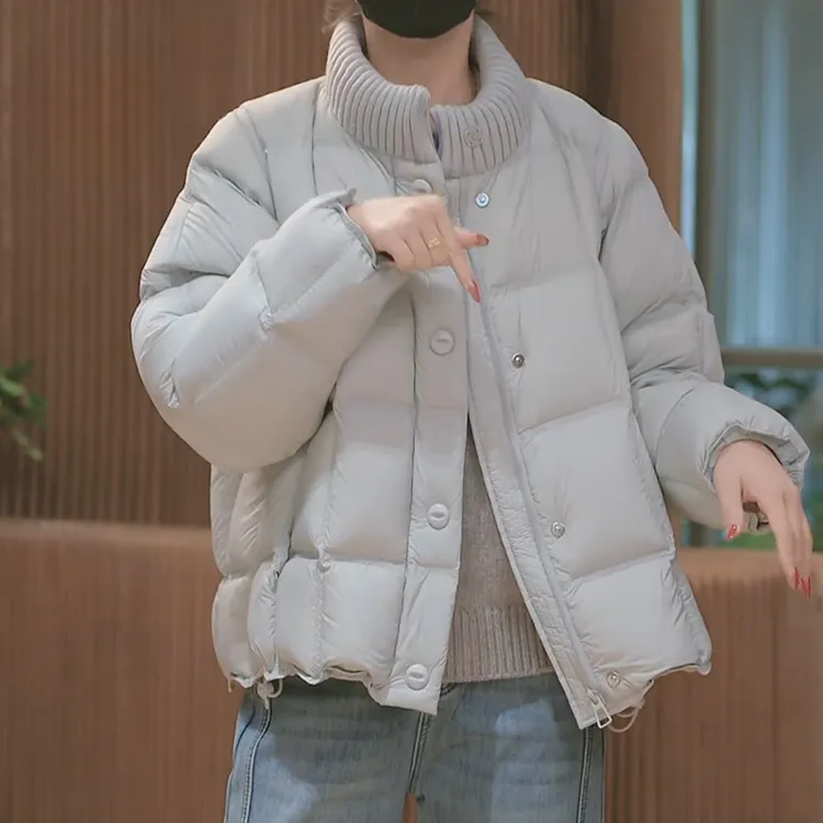 时髦格纹立领棉服2025冬季款设计吸睛简约轻松冬日个性风格