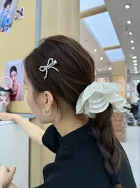 小钢珠蝴蝶结压夹一对