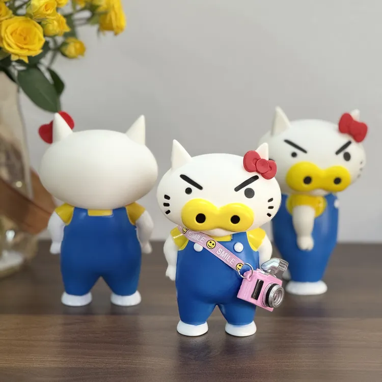 kitty酱蜡笔小新hello不理不理左卫门联动潮玩玩具女性手办摆件