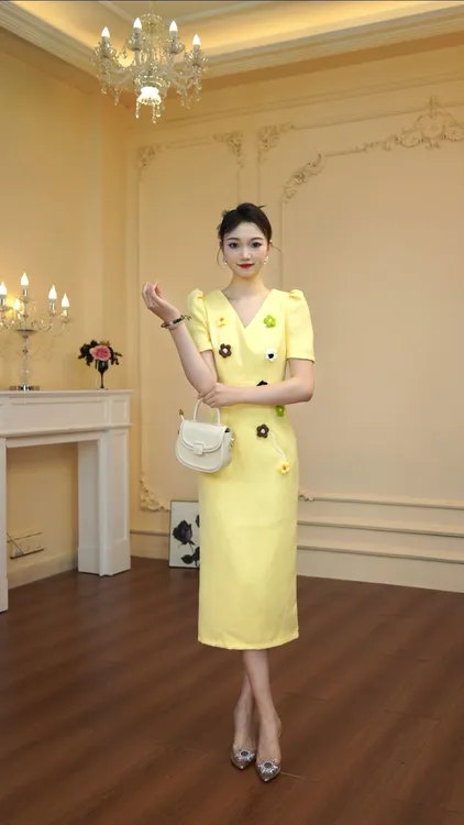 修身旗袍法式职业短裙显瘦夏季设计师连衣裙气质纯色刺绣9037