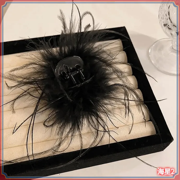 黑色羽毛抓夹女高级感毛毛鲨鱼夹半扎发夹后脑勺头饰品D829