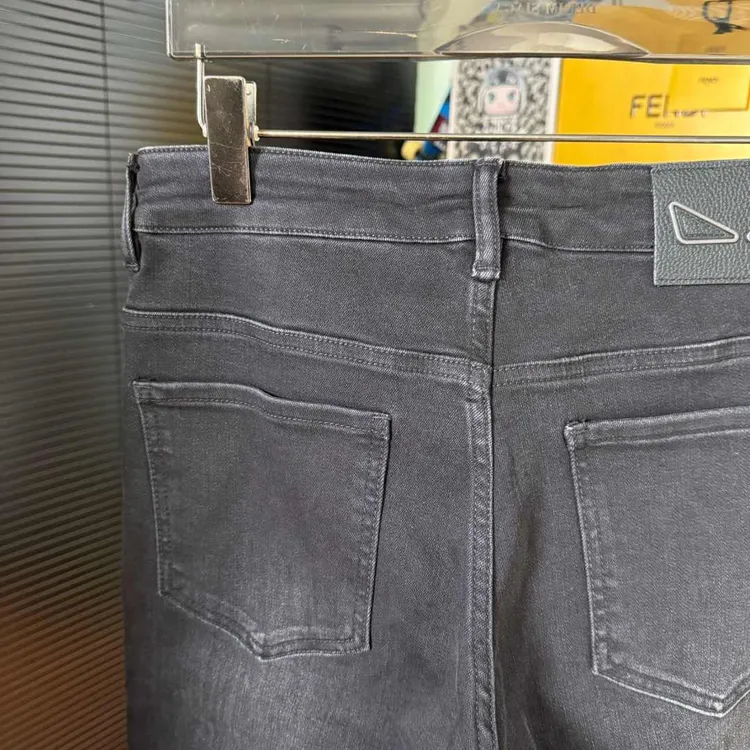 6号新款欧货修身小直筒牛仔裤6326-F