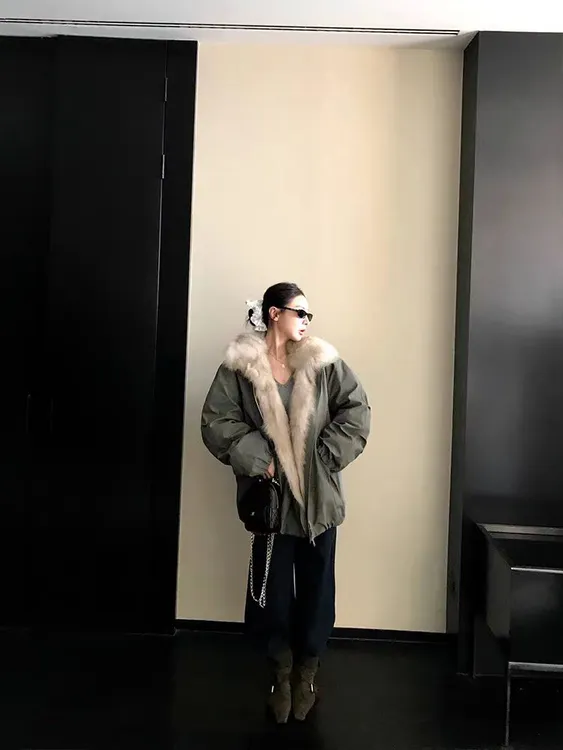 韩系小众高级感时尚百搭毛领大衣女冬季新款下摆抽褶立领宽松外套