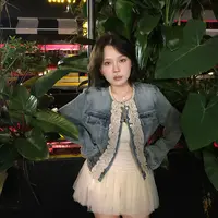 LHTE青青大码衣橱 木耳花边拼接设计感百搭显瘦牛仔外套A8796