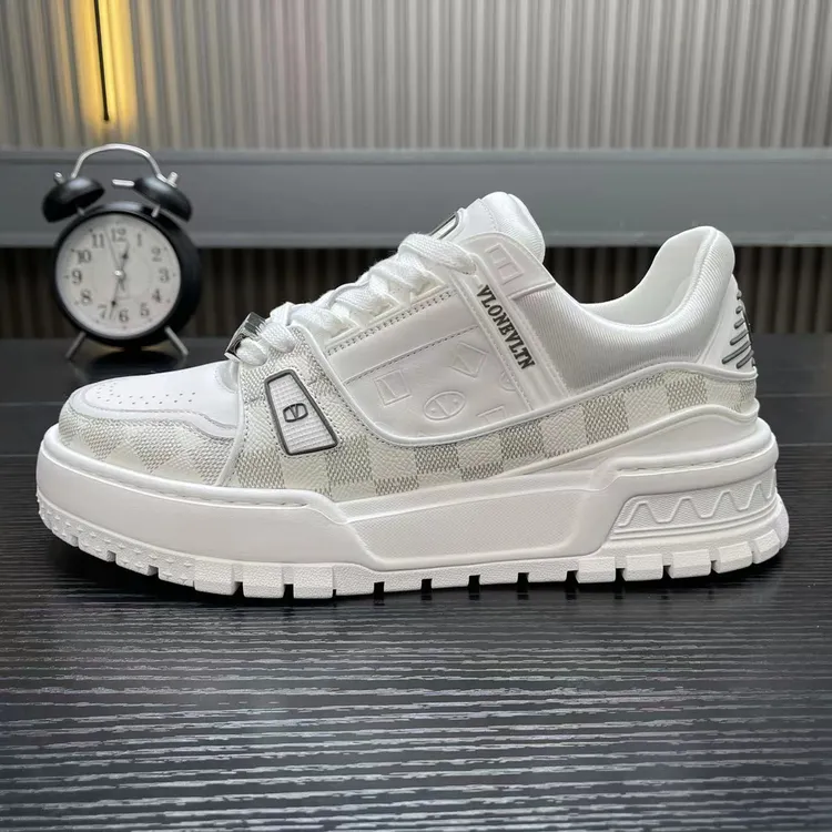 【8ZZ8名品】VLONEVLTN欧货男士春季时尚百搭真皮厚底休闲板鞋白色