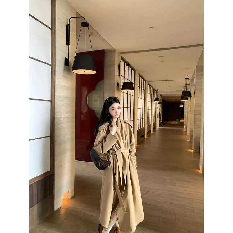 区区欧阳 系带风衣外套女秋季新款休闲宽松高级感廓形中长款大衣