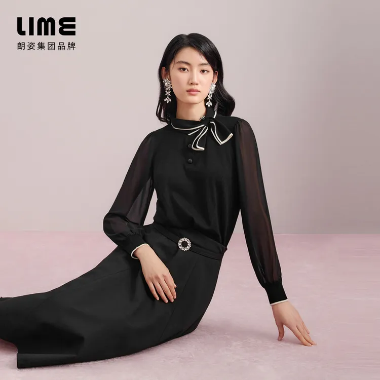 朗姿/莱茵【都市主场】早秋撞色可调节领巾针织衫黑色LDGC8AKPR007