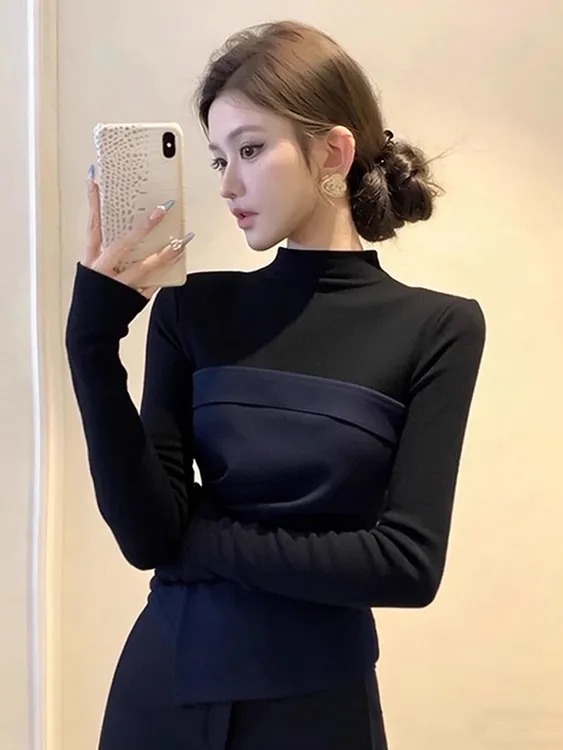 撞色拼接假两件长袖t恤女2025冬季新款修身不规则半高领打底上衣