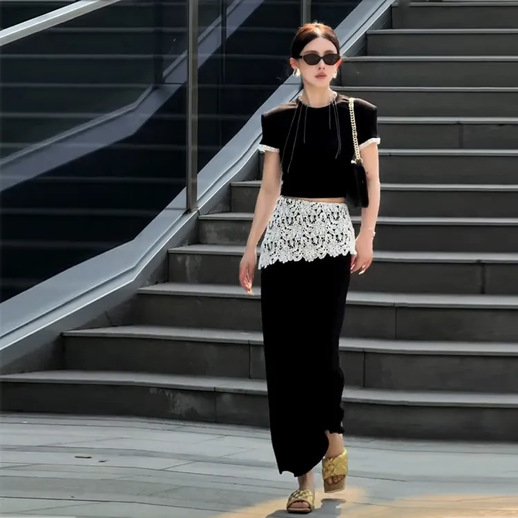 夏季流行穿搭名媛气质女神范气场强大黑色T恤蕾丝拼接连衣裙套装