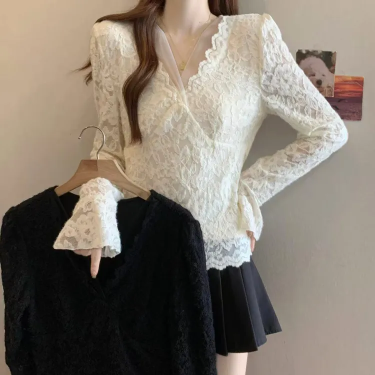 拼接网纱V领蕾丝打底衫女秋冬新款独特别致大码显瘦内搭气质上衣