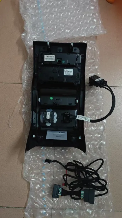 15-18锐界中央后排出风口饰板老款改新款一套。变速箱顿挫修复剂