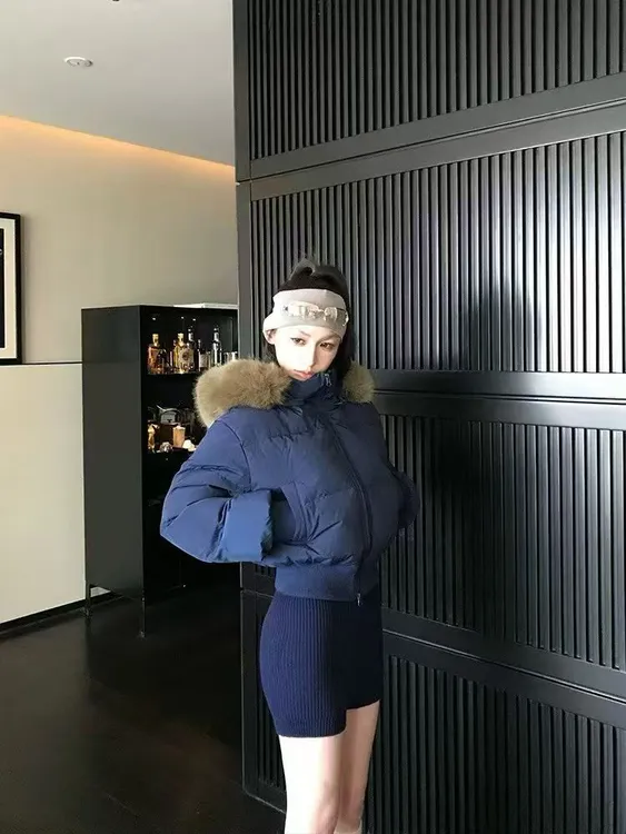 新款冬季连帽大毛领短款女小个子女大学生松弛感显瘦甜美棉服外套