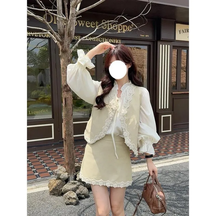 法式小香风蕾丝拼接马甲花边衬衫半身裙女时尚三件套装AM26025