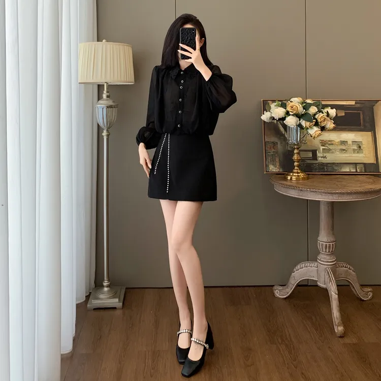 早秋洋气穿搭时髦女装显瘦气质时尚法式独特漂亮小衫短裙两件套装