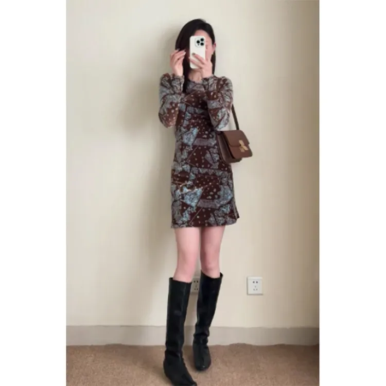 秋冬新款圆领短裙加绒长袖印花时尚法式修身连衣裙内搭短裙小个子