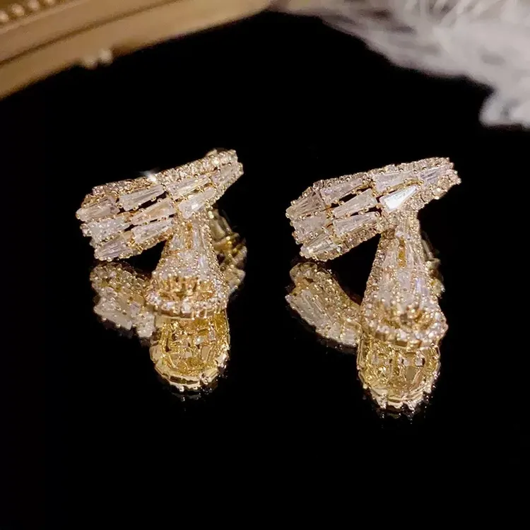 铜合金合成锆石耳饰 「交叉鱼尾」高级感网红气质时尚轻奢百搭耳环