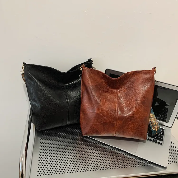 水桶包复古PU拉链单肩包秋季女包小众通勤时髦小姨风