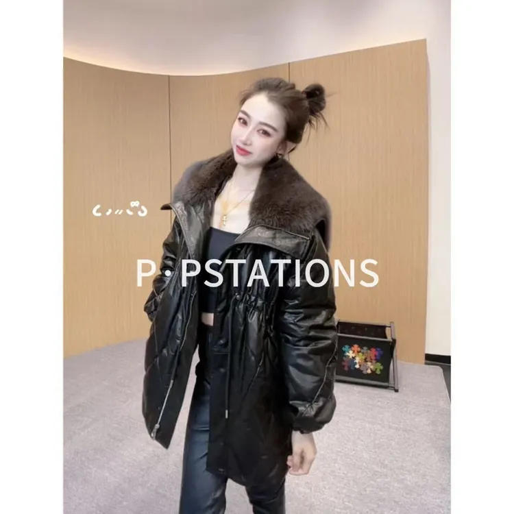 PP 2025 | 辰星挽歌 琥珀流光风牛皮油蜡狐狸领黑色鹅绒服9718