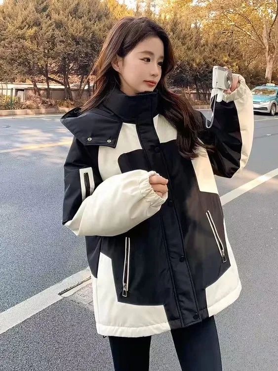入冬新款厚款常规连帽纯色拼接女棉衣棉服短款保暖时尚长袖宽松型