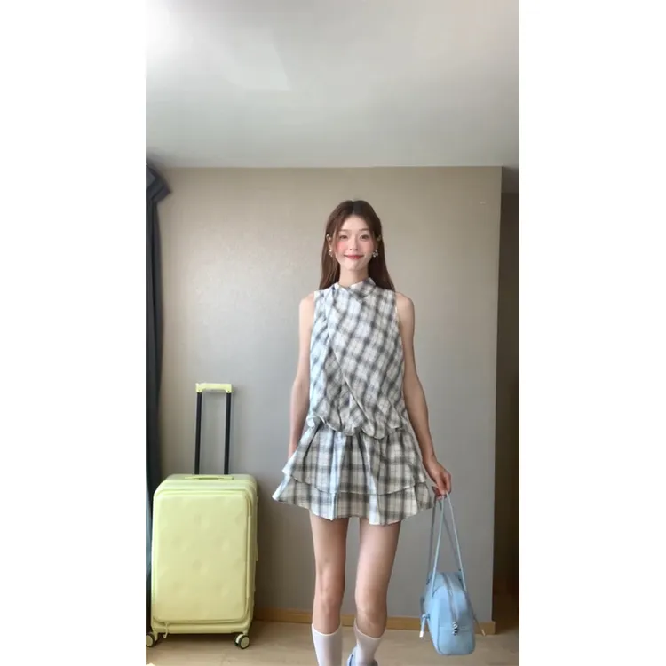 小众格子蝴蝶结绑带背心连衣裙女夏季高级感收腰显瘦无袖挂脖短裙