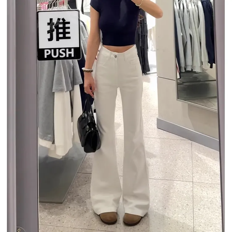 白色不贴腿微喇牛仔裤女2025年春季新款小个子高腰窄版直筒喇叭裤