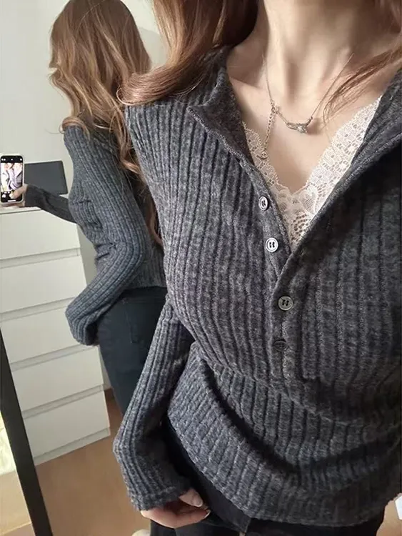 胖mm秋冬气质蕾丝V领假两件显瘦遮肉针织打底上衣正肩长袖10011